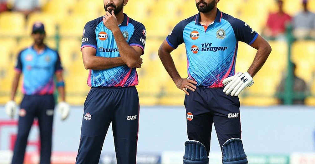 হাতুড়ি নামার আগেই যে দরজা বন্ধ হয়: ফ্র্যাঞ্চাইজি ক্রিকেটে টাকা নয়, শরীর আর এনওসির হিসাব