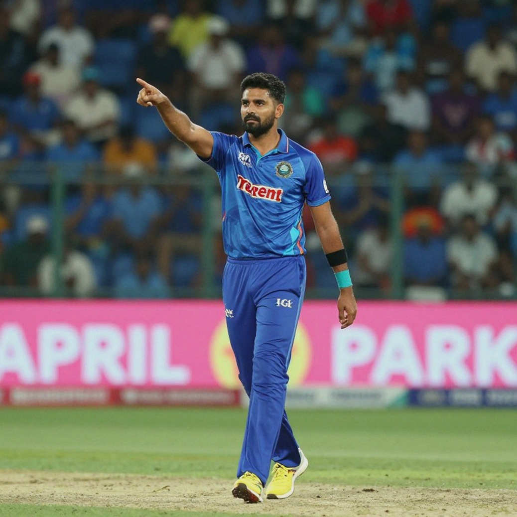 জেদ্দার হাতুড়ি আর ঢাকার সারি: এশীয় ক্রিকেটের ট্রান্সফার অর্থনীতির আসল স্কোরবোর্ড